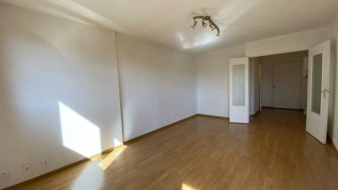 Roseraie / Argoulets - T3 avec balcon et place de parking sous-sol
