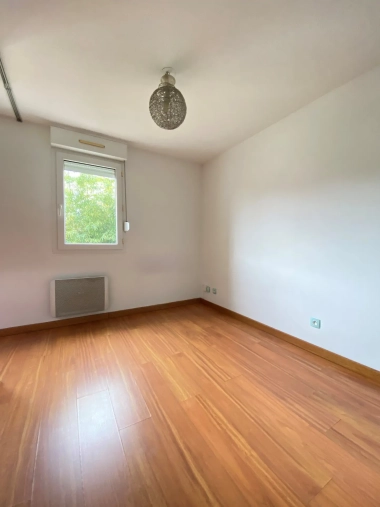 Arènes - T1 Bis - 29.31m2 avec balcon et garage