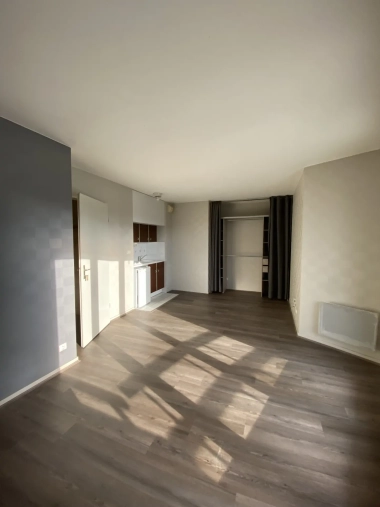 Saint-Cyprien - Studio avec balcon et cave
