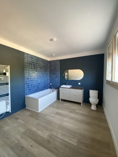 LASSERRE-PRADERE Rare meublé rénové 165 m2 centre village