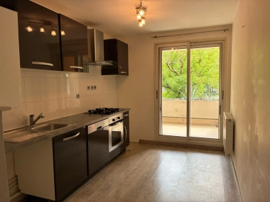 Minimes - T4 avec balcon, parking sous-sol et cave