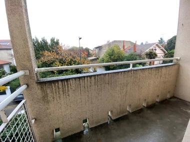 Guilhemery - T3 avec deux balcons, parking et cellier