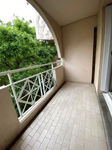 Arènes - T1 Bis avec balcon et parking