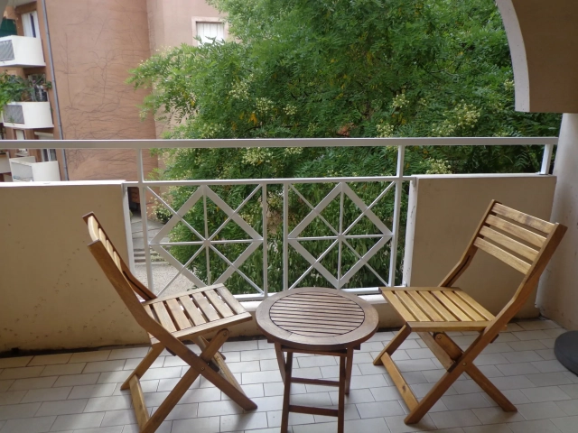 Arènes - T1 Bis avec balcon et parking