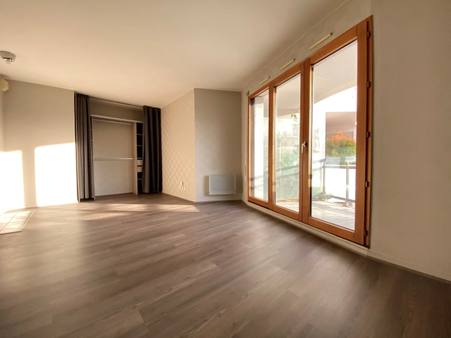 Saint-Cyprien - Studio avec balcon et cave