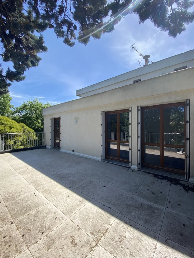 Côte Pavée - T3 avec terrasse, balcon et parking