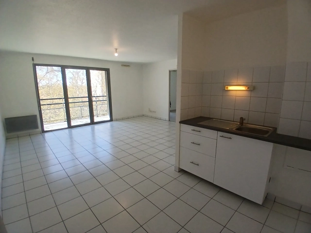 Guilheméry / Saint-Aubin - T2 avec balcon et parking sous-sol