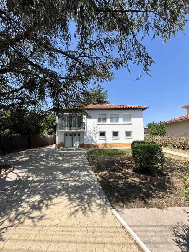 MAISON de 137 m2 - CASTELGINEST