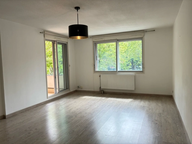 Minimes - T4 avec balcon, parking sous-sol et cave